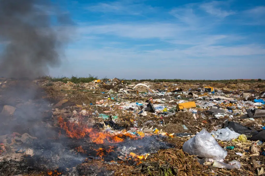 burning landfill creating pollution