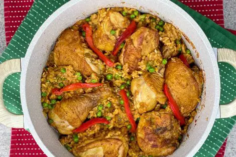 Cuban arroz con pollo in a pot.