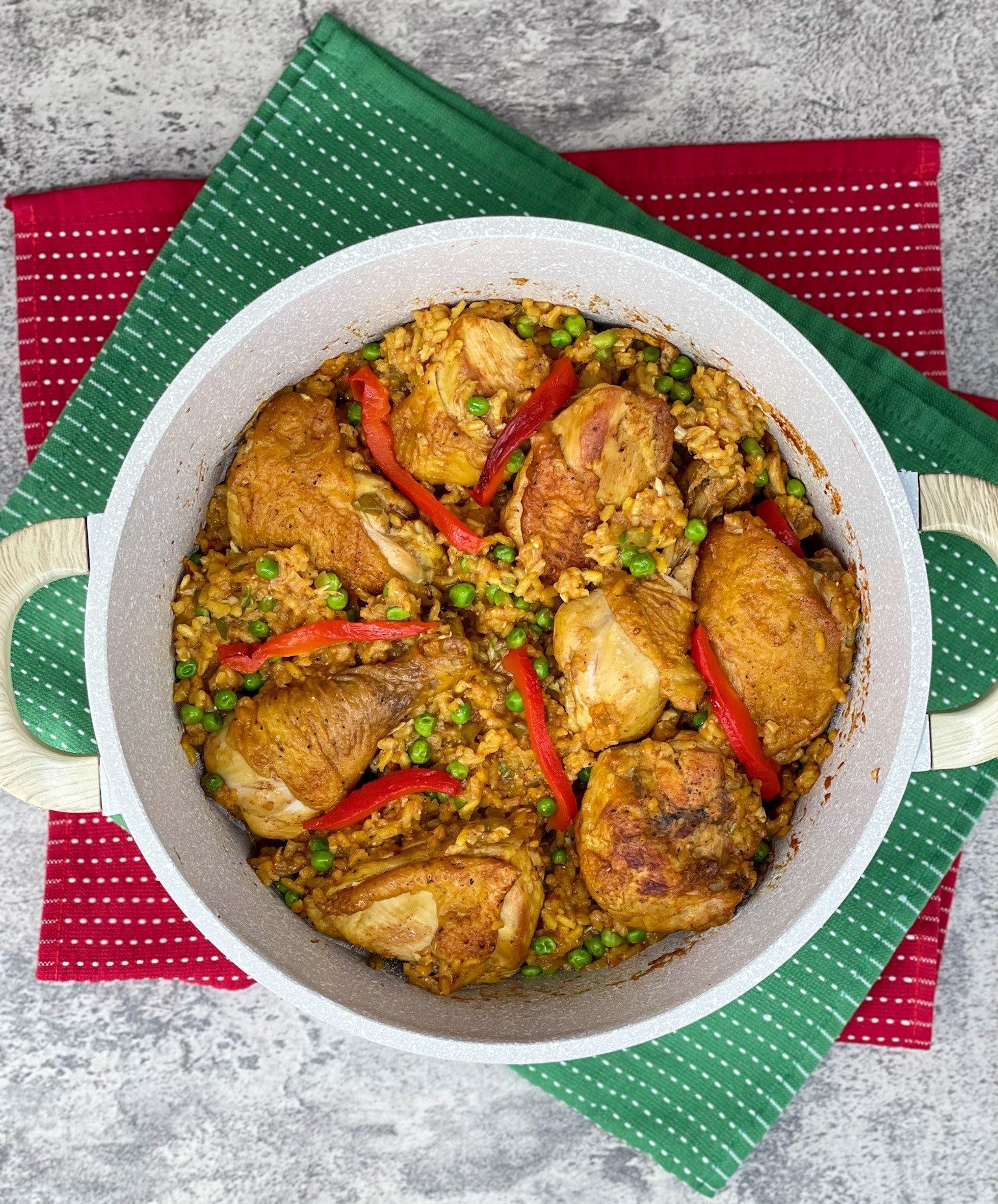 Cuban arroz con pollo in a pot.