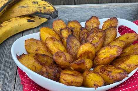 A dish of fried sweet plantains.