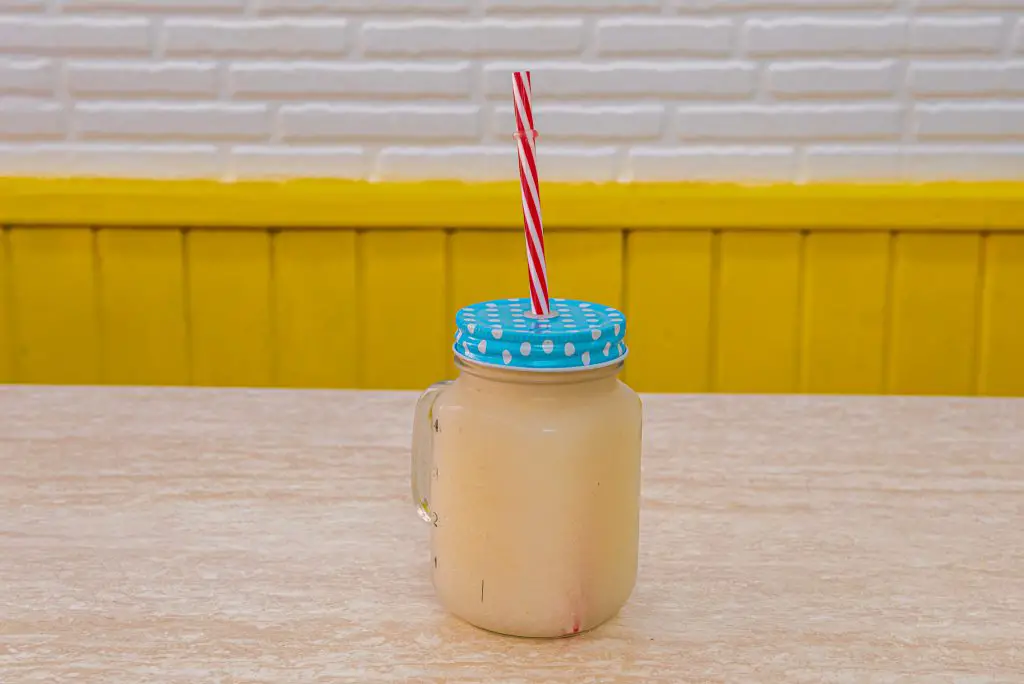 A fruit smoothie made from fresh guanabana.