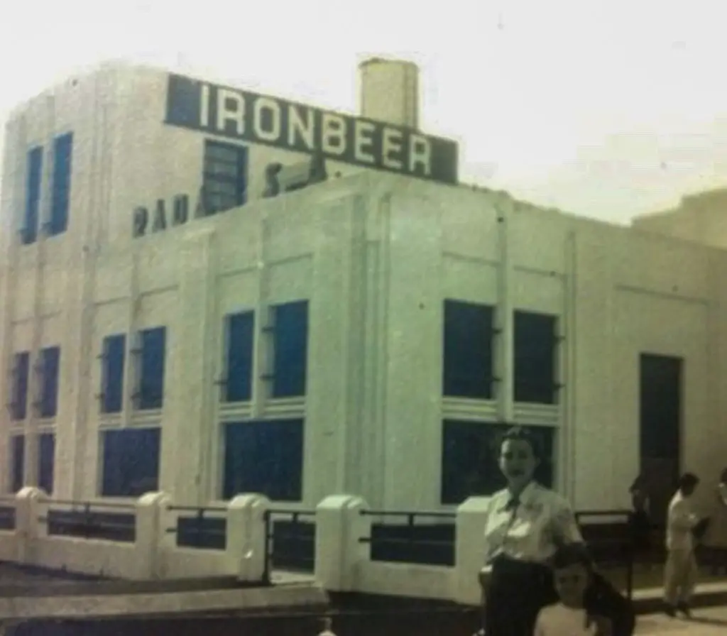 Ironbeer factory in Cuba during the early 1900’s.